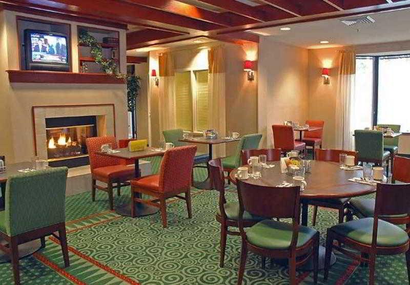 Courtyard Indianapolis Northwest Hotel Ресторант снимка