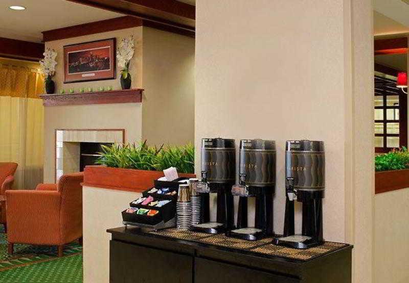 Courtyard Indianapolis Northwest Hotel Ресторант снимка